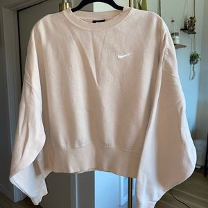Nike oversized sweatshirt. Size M.